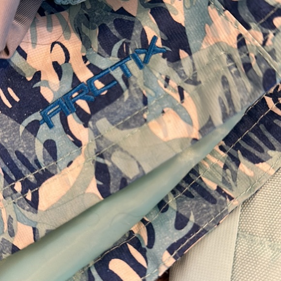 Girls Arctix snow/ski suit. Size L - Picture 8 of 15